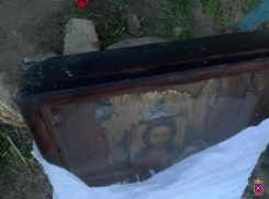 Икону Николая Чудотворца украли под Первомай у жителя Камышинского района
