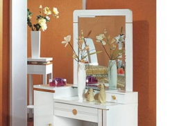 Девушка из Камышина поплатилась за туалетный столик, который ее угораздило покупать у мошенников