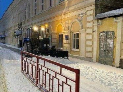 «Благоустройство» доложило камышанам, что работает не покладая рук по расчистке города от снега