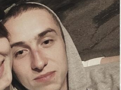 Портал «Блокнот Камышина» узнал имя спасителя девушки на крыше, но....