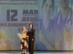 Операционная медсестра Центральной городской больницы Камышина Анжела Даниленко названа лучшей среди коллег региона