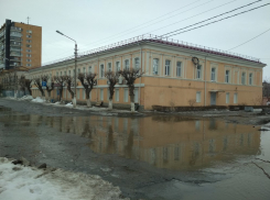 Пенсионный фонд Камышина тонет в городской «брендовой» луже