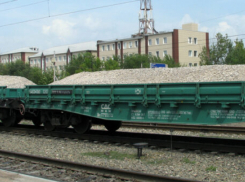 На станцию Петров Вал в Камышинском районе прибыл противоразмывной поезд