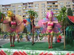 В Камышине красавицы на подиуме будут продвигать «арбузную» моду купального сезона