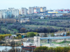 В Камышине «досрочно» встали под погрузку сухогрузы