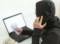 Жительница города Петров Вал в Камышинском районе из-за телефонного лжеброкера лишилась около миллиона рублей!