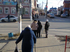 Накануне Нового года Волгоградский Роспотребнадзор призвал пожилых людей больше ходить, а лучше бегать и ездить на велосипеде