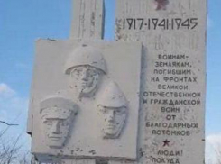 Камышин заявил, что ему нужно в полтора раза больше денег на ремонт памятников, чем Волгограду
