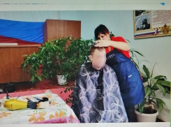 В Камышине мастера-преподаватели парикмахерского дела из колледжа пришли сделать стрижки бойцам в военный госпиталь