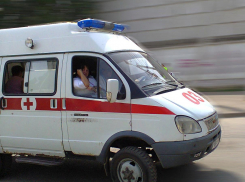 В Камышине на улице Королева из окна пятиэтажки выпала женщина