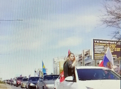 По центральным улицам Камышина проследовал автопробег в честь 9 мая (ВИДЕО)