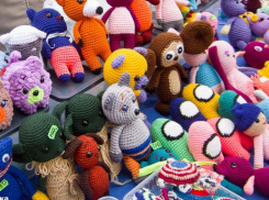 Шок: кавалер поссорился с возлюбленный и швырнул через забор родную кроху-дочь