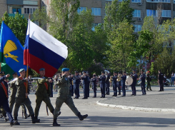 Станислав Зинченко «принимает» репетицию торжества в связи со 105-летием Маресьева в Камышине, сам юбилей отмечается 20 мая