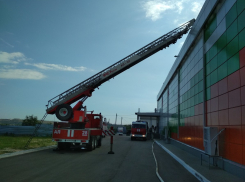 Камышан с утра перепугал вой сирен пожарных машин и «скорых», мчавшихся по третьему городку и пятому микрорайону