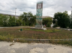«Мы, жители улицы Молодежной, живем, как в свинарнике», - камышане