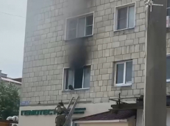 Девушка вспыхнула, как спичка: администрация Камышина раскрыла трагические последствия пожара на улице Лениа