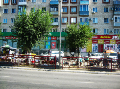 Камышане «взрываются» из-за стихийных рынков в городе - а властям Камышина такие торговые «тусовки» нравятся