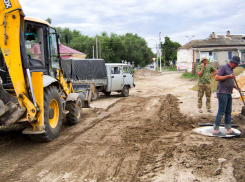 В Камышине оживились работы по прокладке коммуникаций на улице Калинина