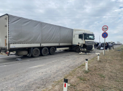 Уголовное дело возбудили после смерти 15-летнего мальчика в аварии с фурой в Волгоградской области  