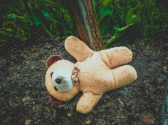 11-месячный мальчик уполз от пьяной 25-летней матери и замерз насмерть