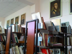 Библиотеки Камышина в этом году не купили ни одной новой книги, но продолжают «гнать» сногсшибательную статистику по читателям