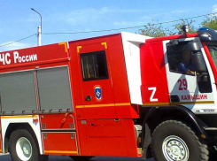 В Камышинском районе за один день случилось два пожара, сгорели дом и гараж с автомобилем, погиб мужчина