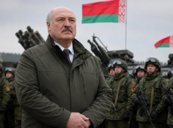 «Мы точечно будем отмобилизовывать части»: Лукашенко приказал готовить белорусскую армию к войне