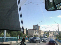 В День России на Бородинском мосту в Камышине произошло ДТП, но никто не пострадал