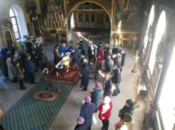 В Камышине библиотекари, поэты, учителя провожают в последний путь бывшую заведующую библиотекой-филиалом №2 Валентину Аверьянову