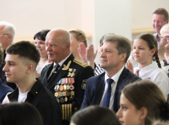 В какие школы «услышать последний звонок с выпускниками» отправились первые лица Камышина