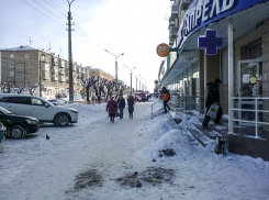 «Дооптимизировались»: жители Волгоградской области не верят, что «отсрочка» больничных поможет сдержать «омикрон» 