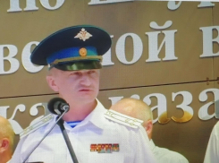 Завтра, 20 августа, командир десантного соединения, базирующегося в Камышине, Андрей Кондрашкин простится со знаменем части