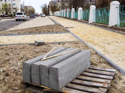 В Камышине дождались своего часа тротуары на улице Мира