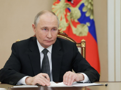 Путин объявил перемирие в дни 80-летия Победы