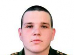 В соседнем с Камышинским - Ольховском районе похоронили 23-летнего выпускника Камышинского медколледжа Ивана Черникова, погибшего в спецоперации 