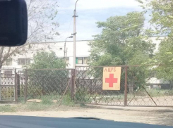 70-летнего мужчину с подозрением на COVID отвезли в Ленинскую ЦРБ: во всем Волгограде нет свободных мест в обсерваторах, - «Блокнот Волгограда»