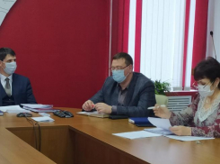 В Камышинском районе 24 января два класса Петроввальской школы ушли на карантин