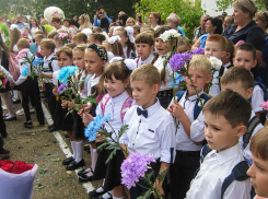 «Дети «несдавантов» чаще других пьют водичку» из общего кулера в классе: в Волгоградской области родители бойкотируют сборы на нужды классов, - «Блокнот Волгограда»