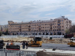 Площадь у железнодорожного вокзала в Волгограде, откуда нередко уезжают в путешествия камышане, снесли до основания