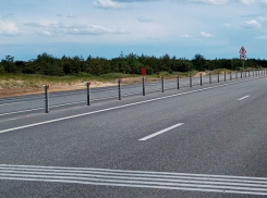 На федеральной трассе в Камышинском районе нанесли «шумовую» дорожную разметку для безопасности водителей