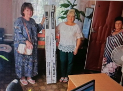 Депутат камышан в Госдуме Алексей Волоцков отчитался, что лично подарил в Луганскую народную республику три косилки для травы