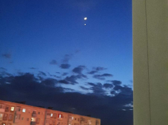 Камышанин сфотографировал что-то наподобие НЛО над нашим городом поздним вечером