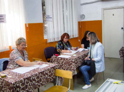 В Камышине за полтора дня выборов бюллетени в урну опустили уже без малого треть избирателей