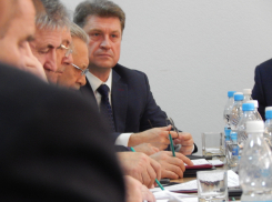 Глава администрации Камышина Станислав Зинченко заявил, что в город прибыли четыре новых врача, в том числе два детских