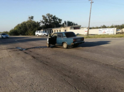 На дороге между Жирновском и Камышином дама за рулем «семерки» не пропустила «Короллу» и отправилась к хирургам