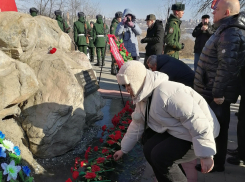 Завтра, 15 февраля, администрация Камышина зовет горожан на митинг и возложение цветов у мемориала защитникам Отечества на 3-м городке
