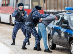 Росгвардейцы задержали потенциального угонщика прямо в салоне автомобиля