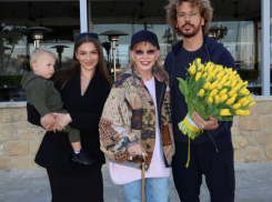 Песни Пугачёвой предложили передать для исполнения российским артистам