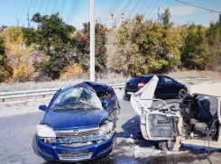 Полиция подтвердила смерть двух водителей - девушки и мужчины - в ДТП на Рязано-Уральской в Камышине и тяжелые ранения 17-летней пассажирки