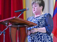 О чем спрашивали на отчете перед жителями главу городского поселения Петров Вал Камышинского района Инну Друзину